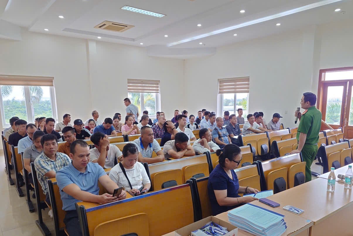 Đội Cảnh sát PCCC và CNCH trên sông bồi dưỡng kiến thức cho 140 cán bộ, công nhân viên Dịch vụ Petrolimex Hải Phòng